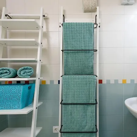 アパート スタジオ ティロニ トロギール