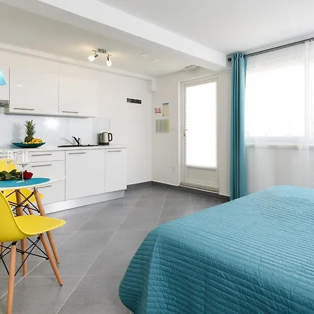 スタジオ ティロニ